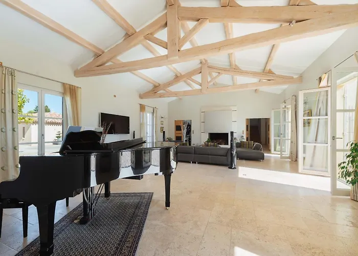 Domaine Sainte Cecile Du Parc